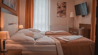 Kupele Cerveny Klastor Smerdzonka