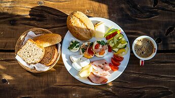 Kupele Cerveny Klastor Smerdzonka