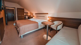 Kupele Cerveny Klastor Smerdzonka