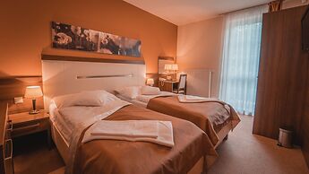 Kupele Cerveny Klastor Smerdzonka