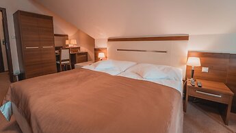 Kupele Cerveny Klastor Smerdzonka