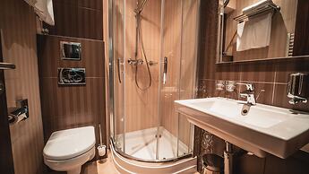 Kupele Cerveny Klastor Smerdzonka