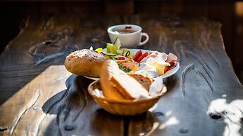 Kupele Cerveny Klastor Smerdzonka