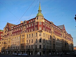 Polezhaev Studios and Apartments