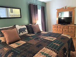 201 Colonial Crest Pigeon Forge Retreat