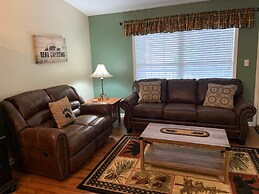 201 Colonial Crest Pigeon Forge Retreat