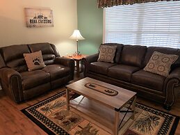 201 Colonial Crest Pigeon Forge Retreat