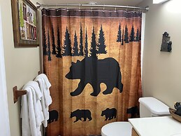 201 Colonial Crest Pigeon Forge Retreat