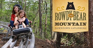 201 Colonial Crest Pigeon Forge Retreat