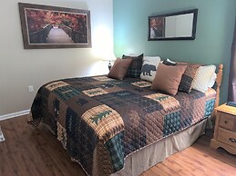 201 Colonial Crest Pigeon Forge Retreat