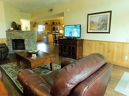 3106 Golf View Hillcrest In The Heart of it All