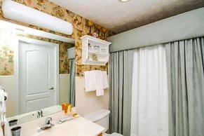 1501 Golf View Towers Southern Comfort