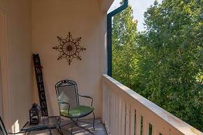 1501 Golf View Towers Southern Comfort