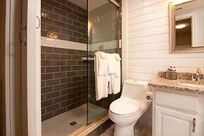 1504 Golf View Towers Above It All