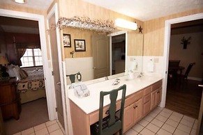 1502 Golf View Towers Happy Time Bear