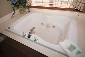 1502 Golf View Towers Happy Time Bear