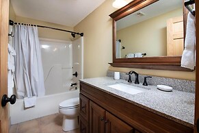 3209 Golf View Hillcrest Journey's End