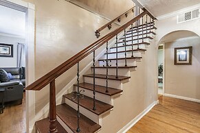 The Old Downtown Historic Grand Prairie House 4 Bedroom Home by RedAwn