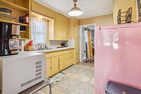 The Old Downtown Historic Grand Prairie House 4 Bedroom Home by RedAwn