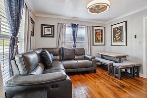 The Old Downtown Historic Grand Prairie House 4 Bedroom Home by RedAwn