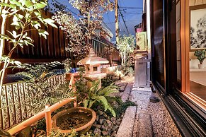 Summer Lotus House Osaka