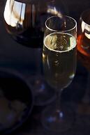 Kimpton Armory Hotel Bozeman by IHG