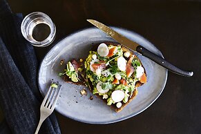 Kimpton Armory Hotel Bozeman by IHG