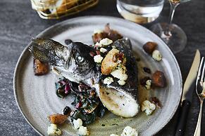 Kimpton Armory Hotel Bozeman by IHG