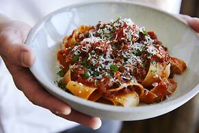 Kimpton Armory Hotel Bozeman by IHG