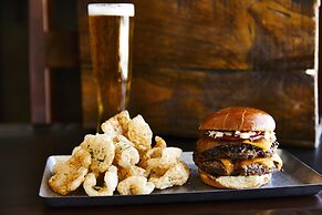 Kimpton Armory Hotel Bozeman by IHG