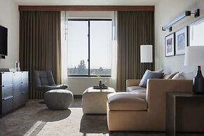 Kimpton Armory Hotel Bozeman by IHG
