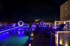 HT9 HOTEL