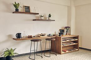 Minimalist Poshtel and Suites - Hostel