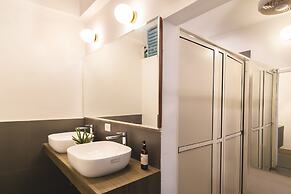 Minimalist Poshtel and Suites - Hostel