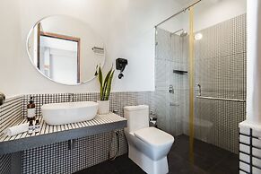 Minimalist Poshtel and Suites - Hostel