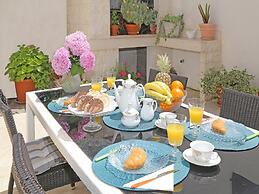 Apartment Sweet Romantic