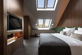 The Lynx Mountain Resort