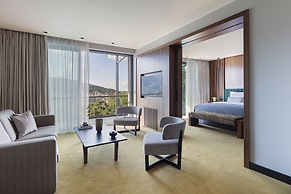 The Lynx Mountain Resort