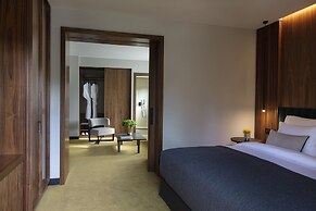 The Lynx Mountain Resort