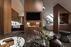 The Lynx Mountain Resort