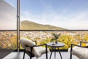 The Lynx Mountain Resort