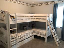 Beautiful Mansion With Private Pool, Close to Disney, Orlando Mansion 