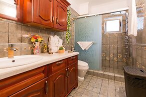 Imagine Renting Your Own 5-star Private Cyprus Villa on the Beach, Pap