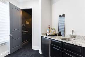 Beautiful Mansion With Private Pool, Close to Disney, Orlando Mansion 