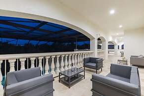 Beautiful Mansion With Private Pool, Close to Disney, Orlando Mansion 