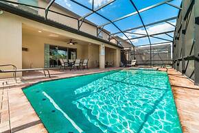 Beautiful Villa With Private Pool, Close to Disney, Orlando Villa 1835