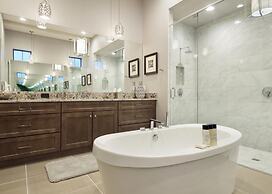 Beautiful Signature Villa With Private Pool, Close to Disney, Orlando 