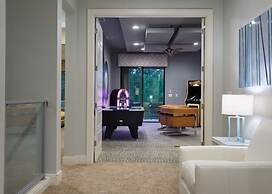 Beautiful Signature Villa With Private Pool, Close to Disney, Orlando 