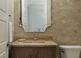 Beautiful Signature Villa With Private Pool, Close to Disney, Orlando 