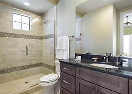 Beautiful Signature Villa With Private Pool, Close to Disney, Orlando 